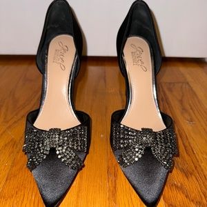 NWT Satin Crystal Bow Pumps
